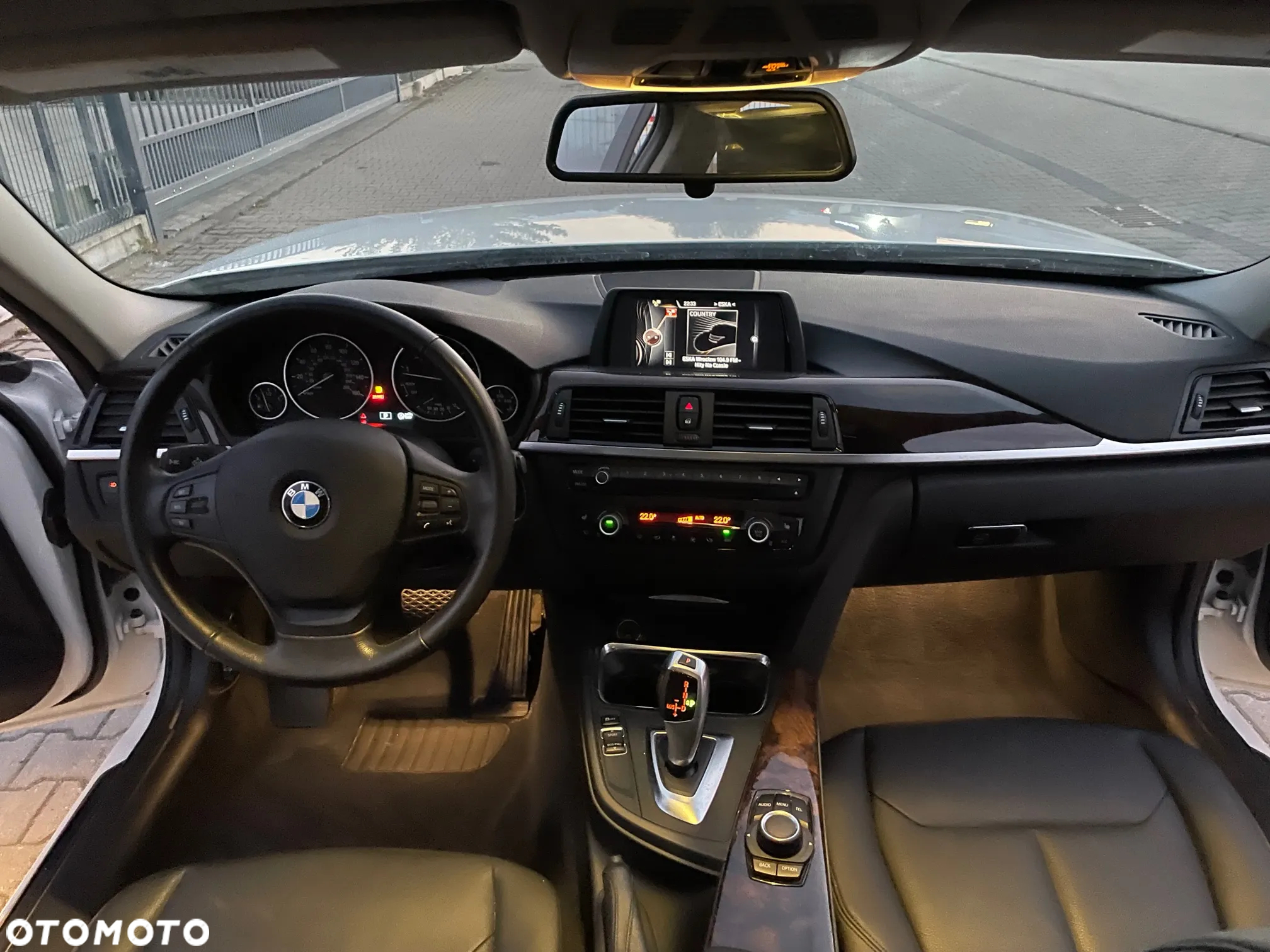 BMW Seria 3 320i - 16