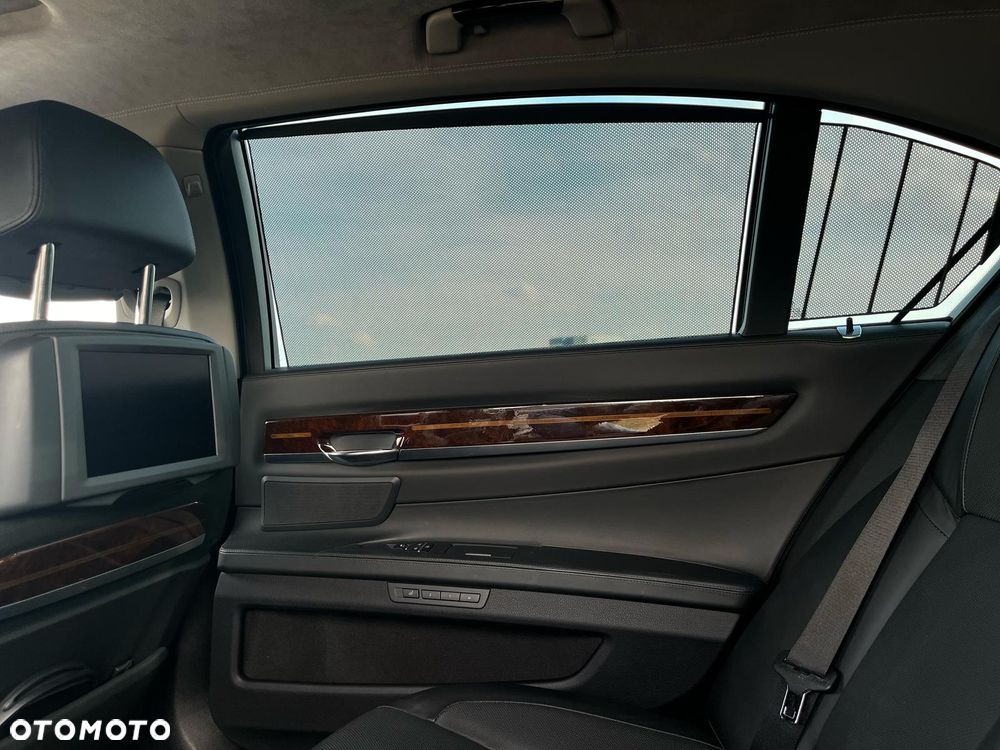 BMW Seria 7 760Li - 31