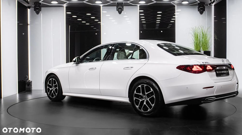 Mercedes-Benz Klasa E 200 mHEV 4-Matic AMG 9G-Tronic - 5