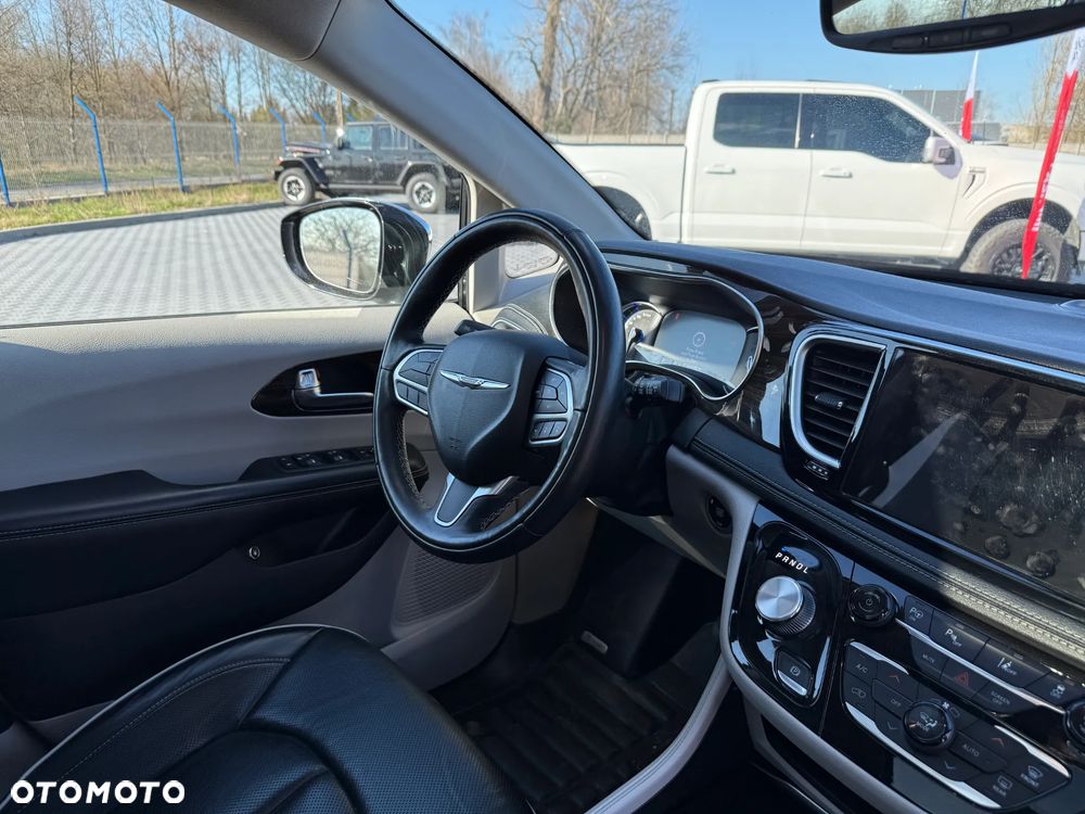 Chrysler Pacifica - 14