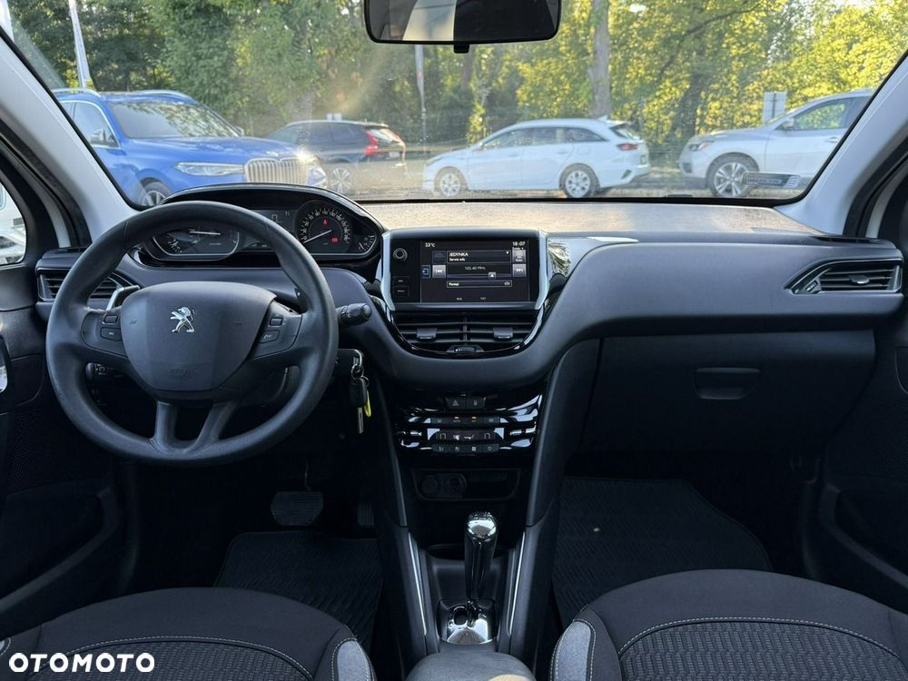 Peugeot 208 - 17