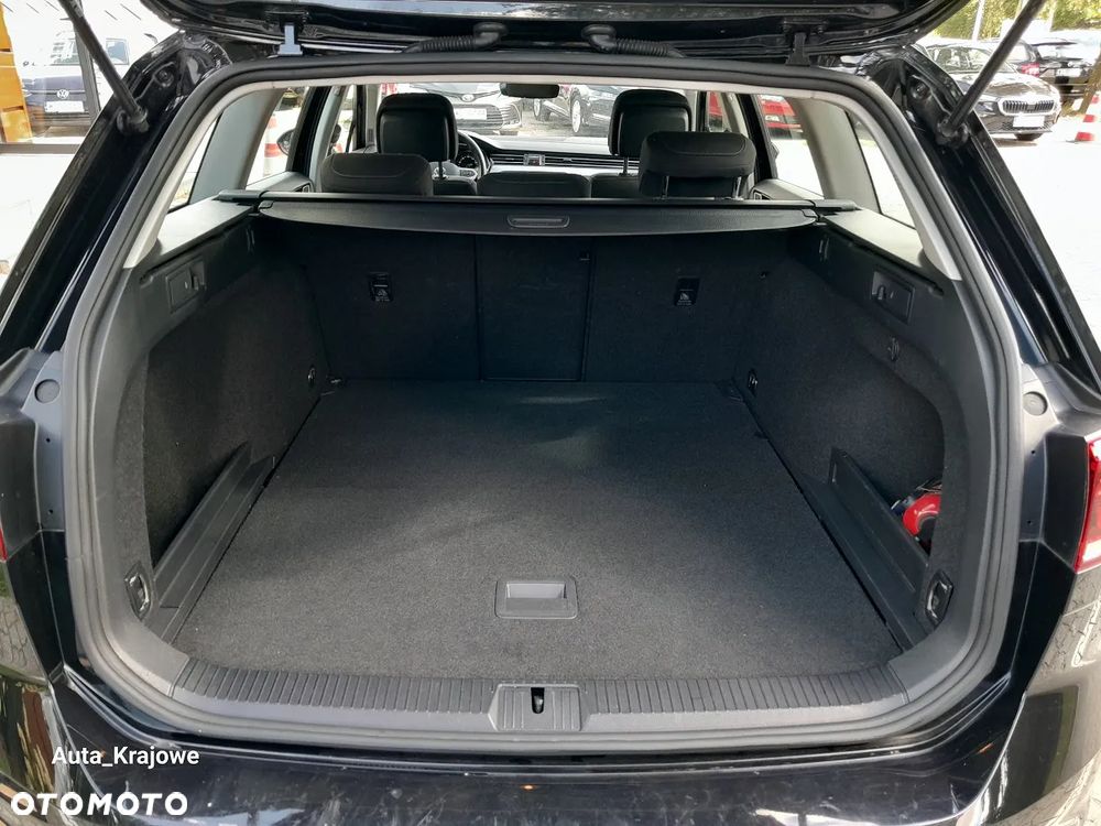 Volkswagen Passat 2.0 TDI EVO Business DSG - 33
