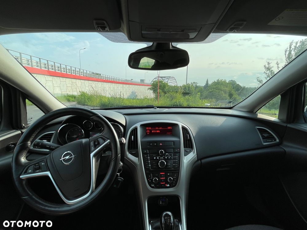 Opel Astra 1.6 T Cosmo - 20