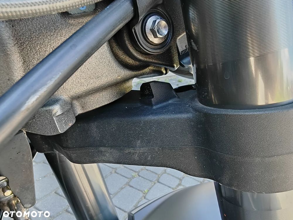 Triumph Street Triple - 18