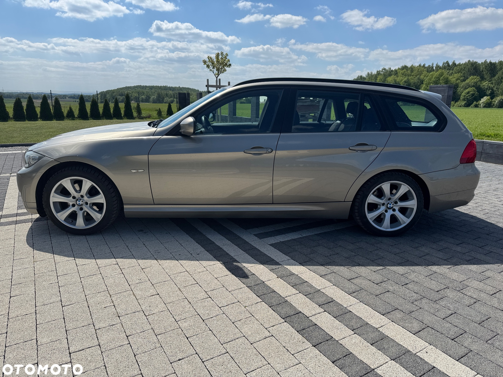 BMW Seria 3 318d DPF Touring Edition Exclusive - 14