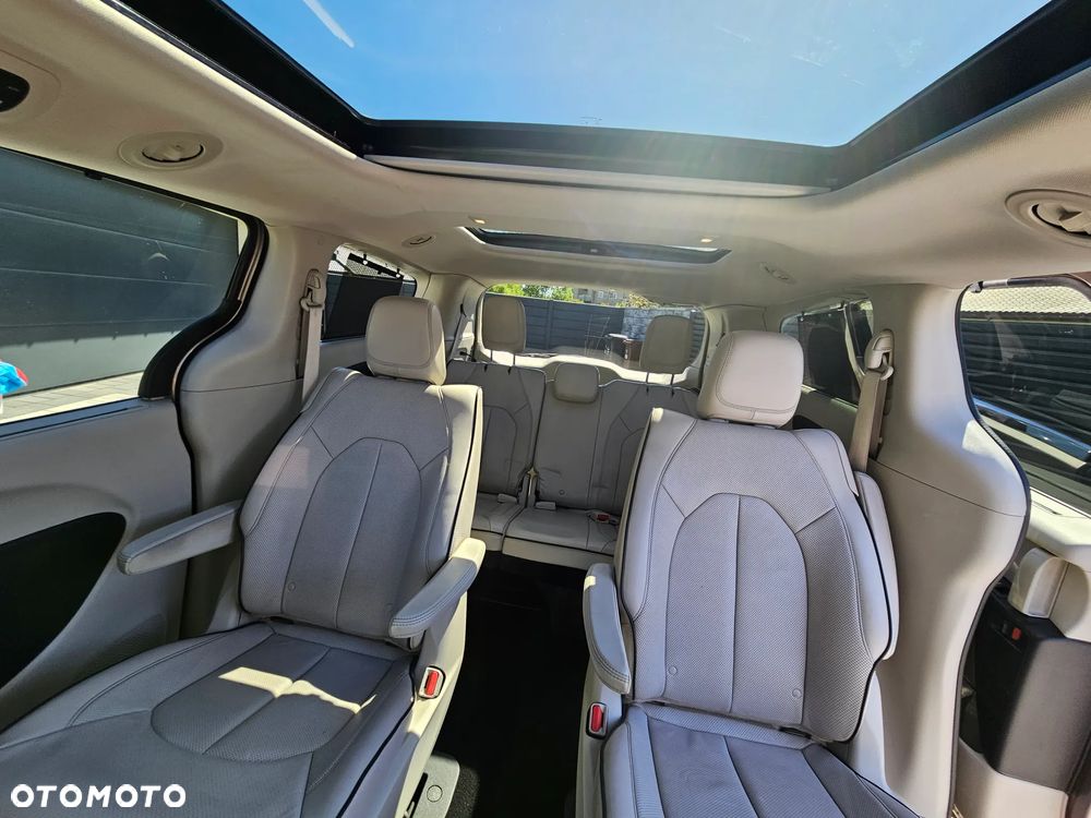 Chrysler Pacifica - 20