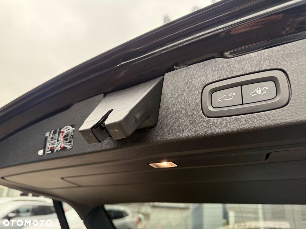 Volvo V60 Cross Country - 28