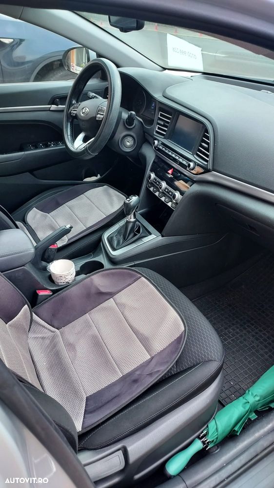 Hyundai Elantra - 8