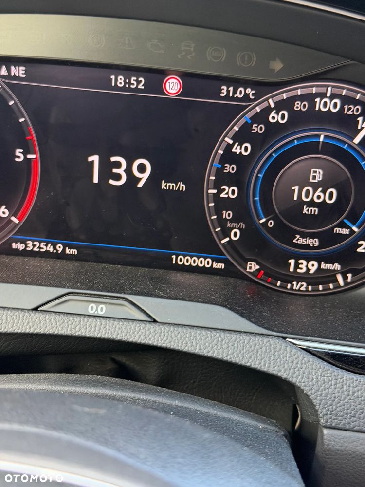 Volkswagen Passat Variant 2.0 TDI SCR Highline - 22