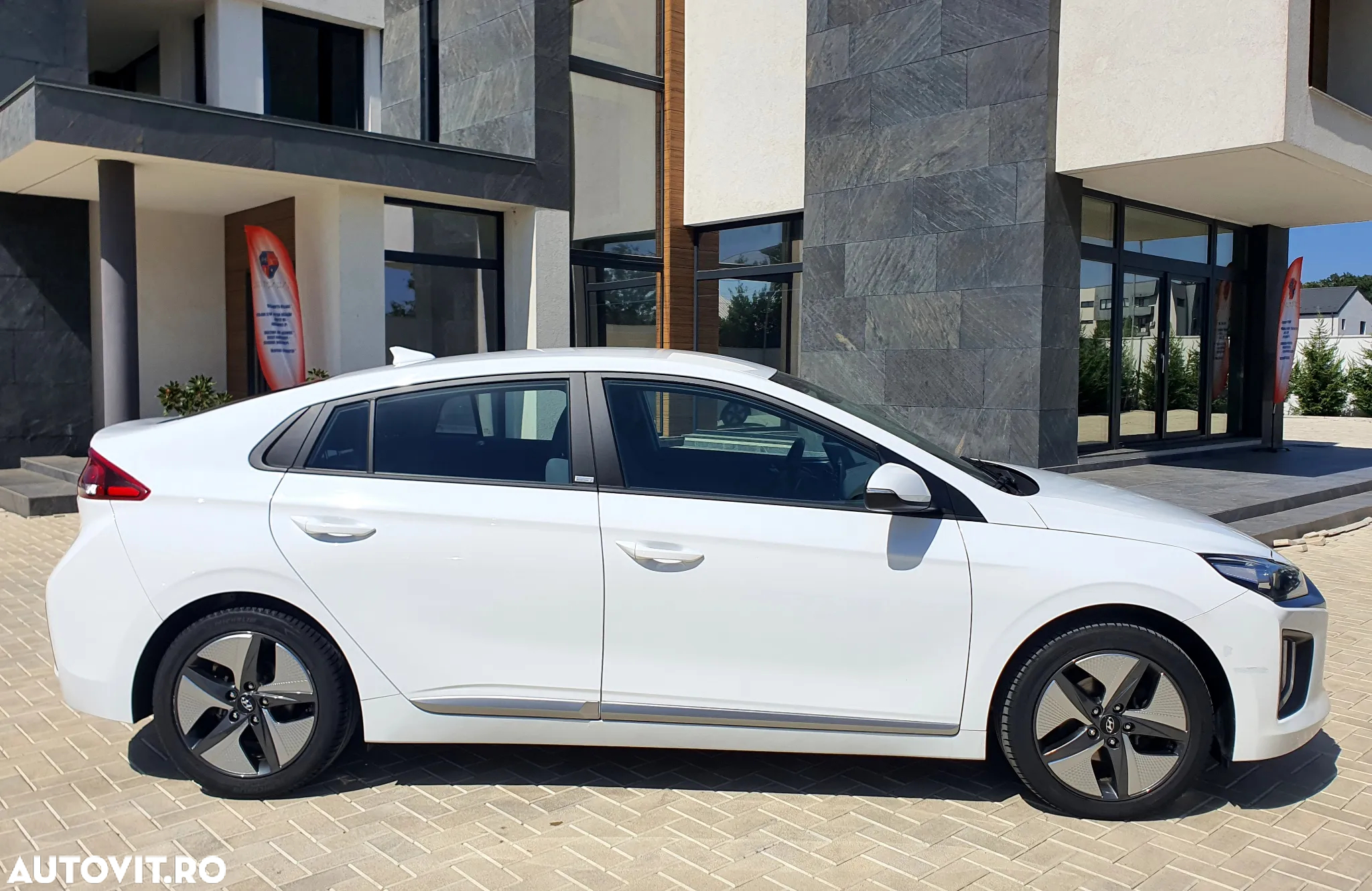 Hyundai IONIQ Plug-in-Hybrid 1.6 GDI Style - 4