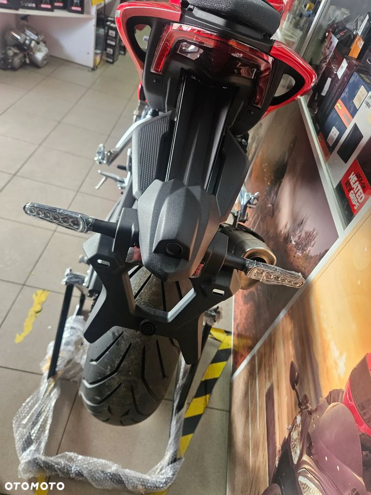 QJMOTOR SRK 800RR - 9