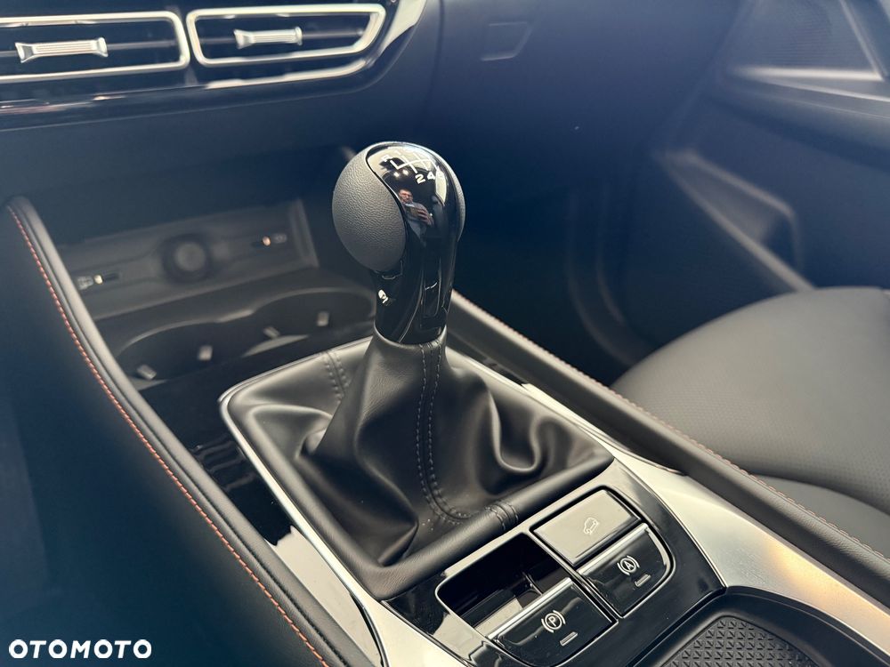 MG HS 1.5 T-GDI Exclusive - 24