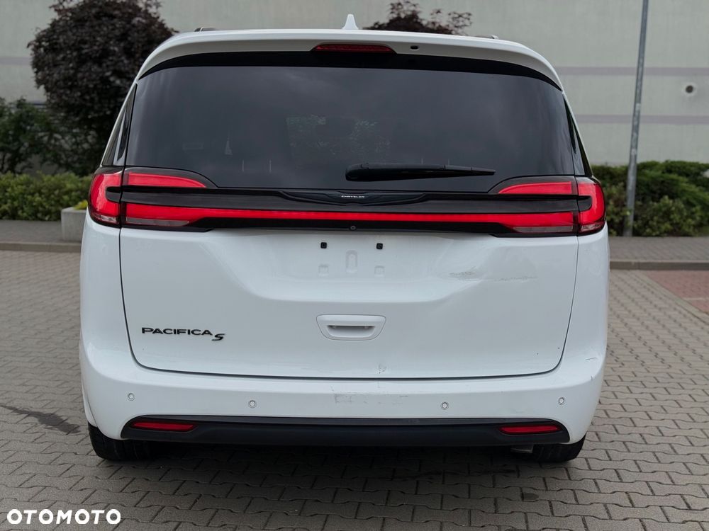 Chrysler Pacifica - 6