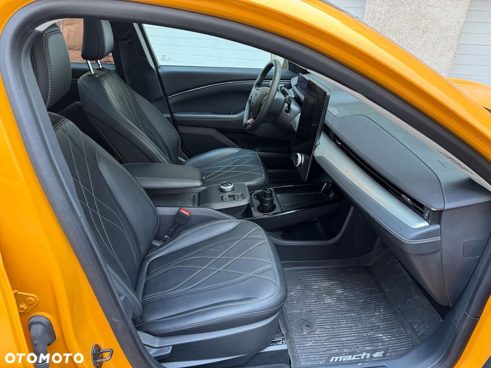 Ford Mustang Mach-E AWD - 8