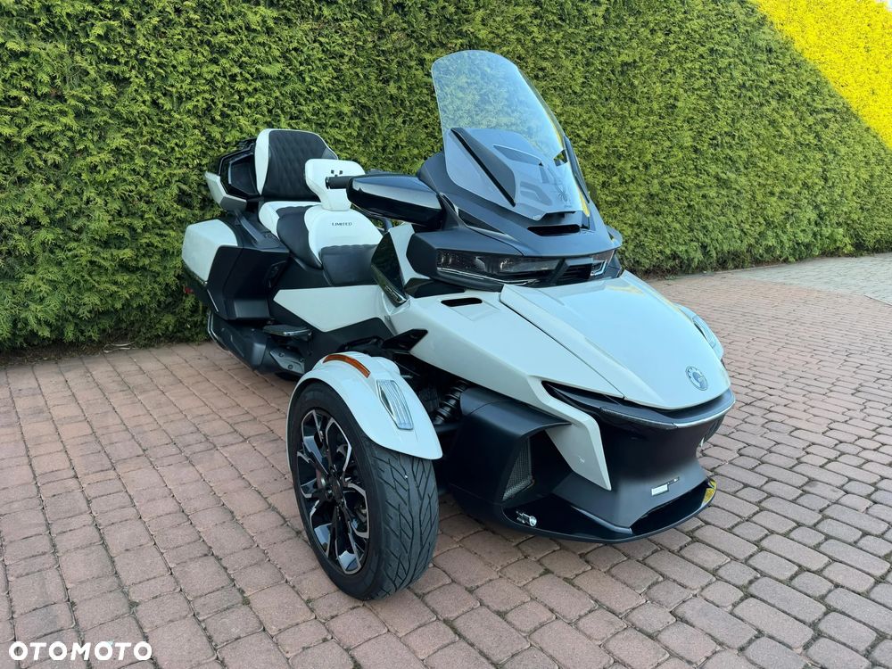 Can-Am Spyder - 1