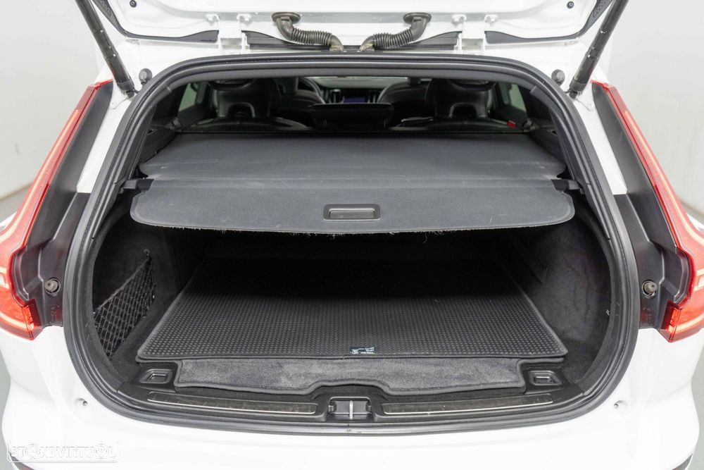 Volvo V60 2.0 T6 AWD TE R-Design - 12