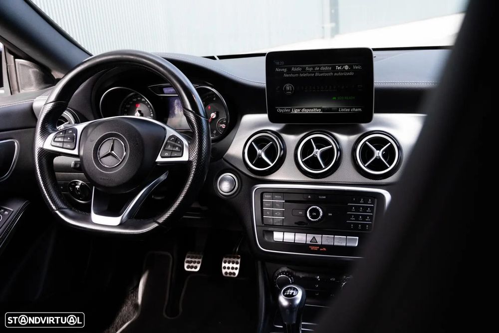 Mercedes-Benz CLA 180 d Shooting Brake AMG Line - 12