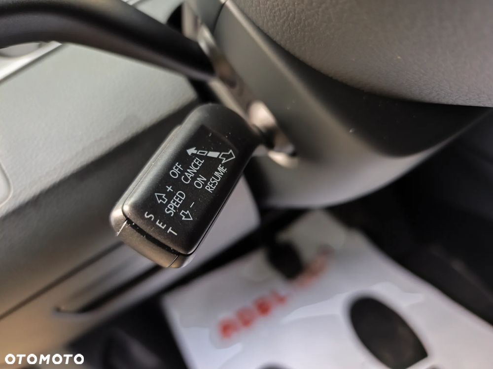 Volkswagen Passat 2.0 TDI Trendline - 33