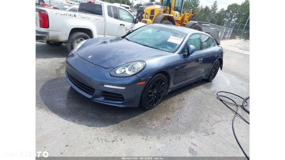 Porsche Panamera - 4