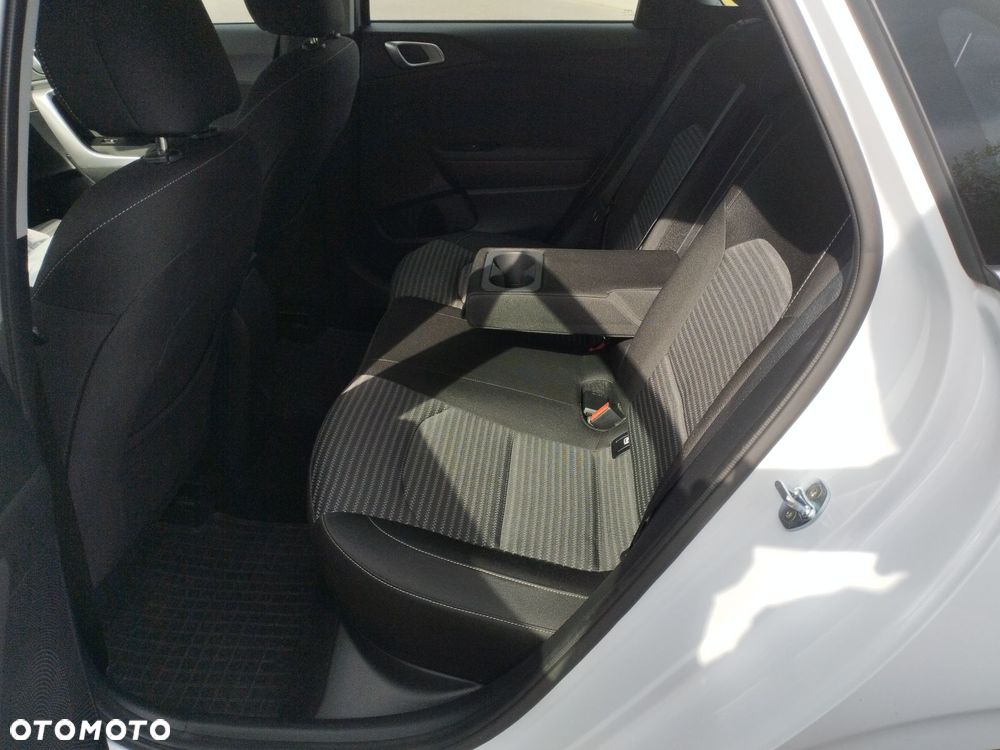 Kia Ceed 1.5 T-GDI M DCT - 23