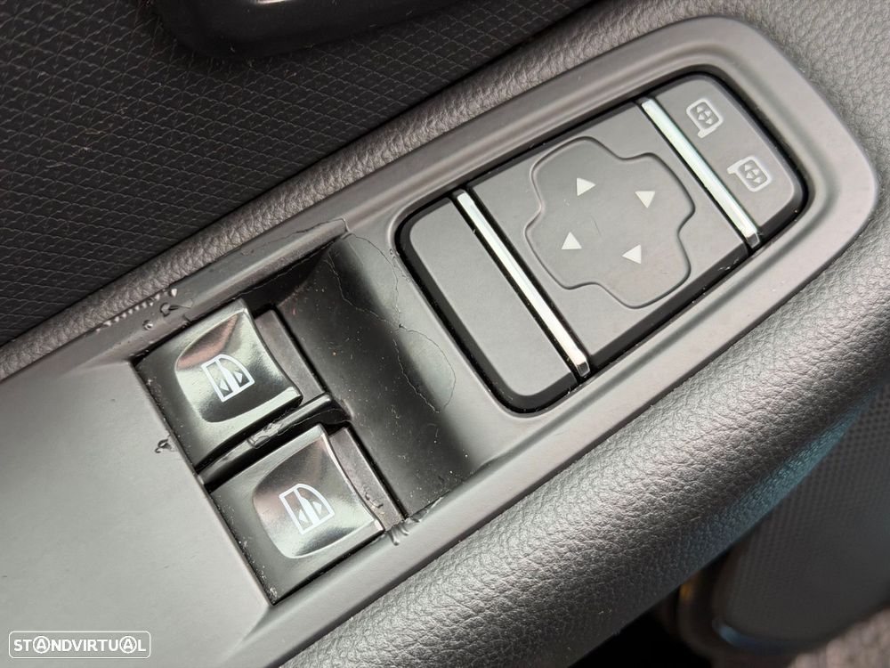 Renault Clio 0.9 TCe Limited - 30