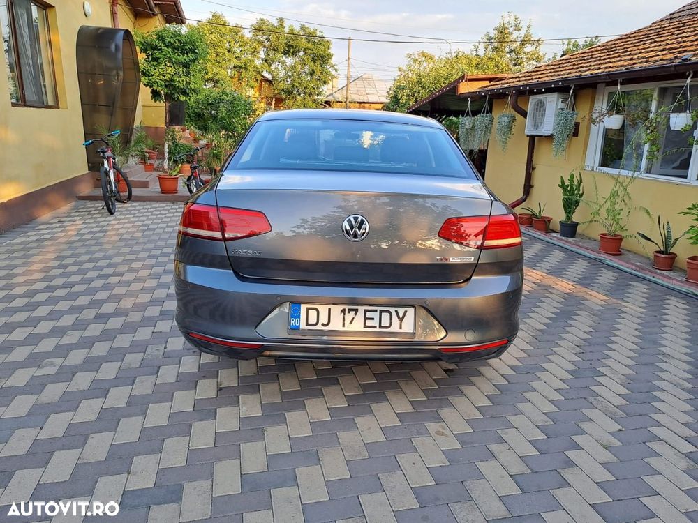 Volkswagen Passat 1.6 TDI Comfortline - 2