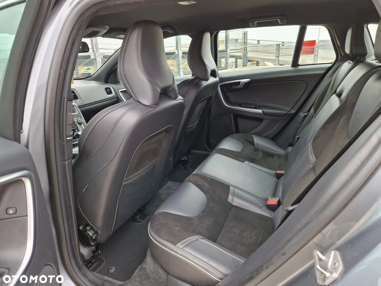 Volvo V60 T3 Drive-E R-Design Kinetic - 10