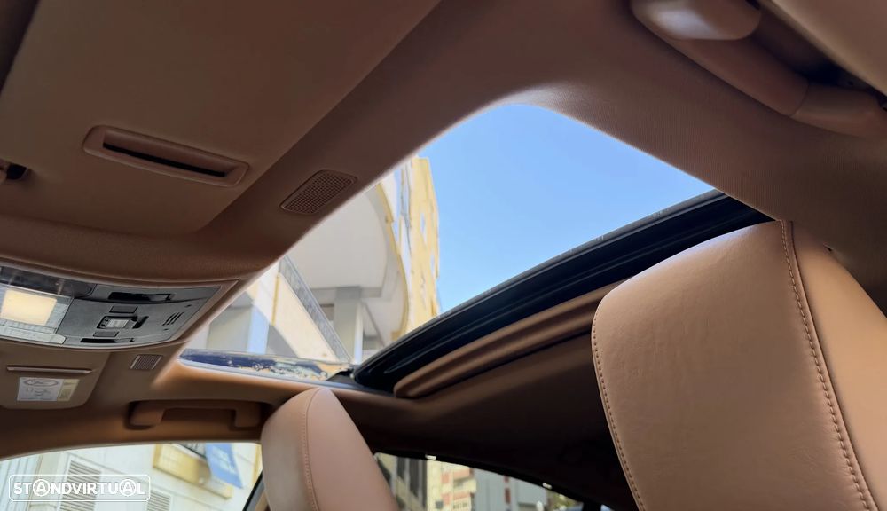 Lexus ES 300h Luxury+ - 17