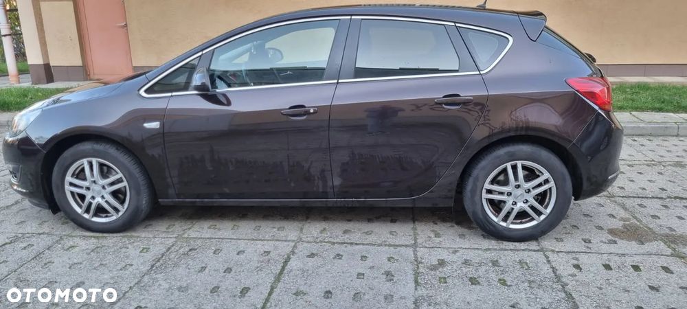 Opel Astra IV 1.6 CDTI Cosmo - 1