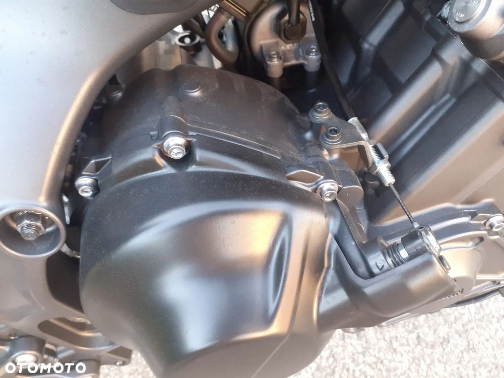 Yamaha MT - 17
