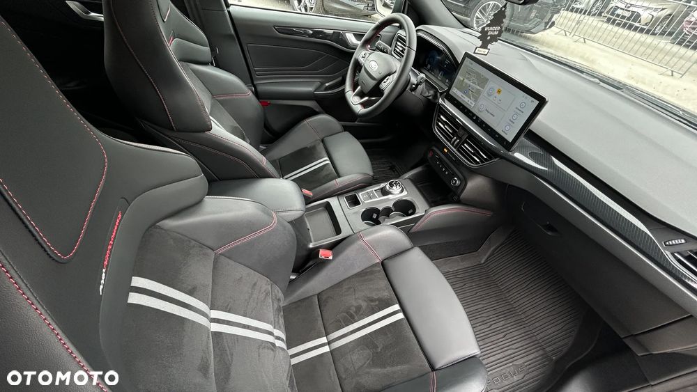 Ford Focus 2.3 EcoBoost ST X - 22