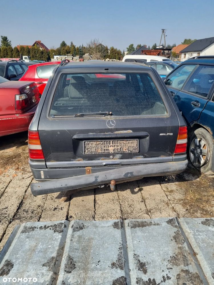 Mercedes w124 E200 kombi sportline 2.0 136km 111.940 automat 722.431 na części - 6