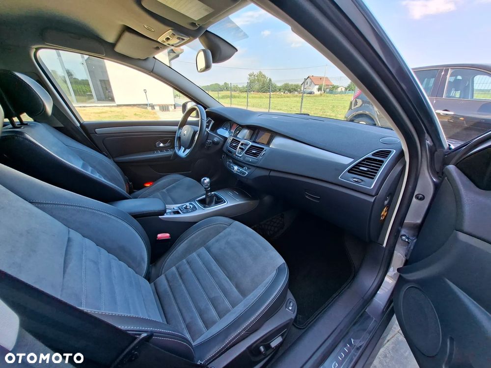 Renault Laguna dCi 150 FAP Start-Stop GT - 23