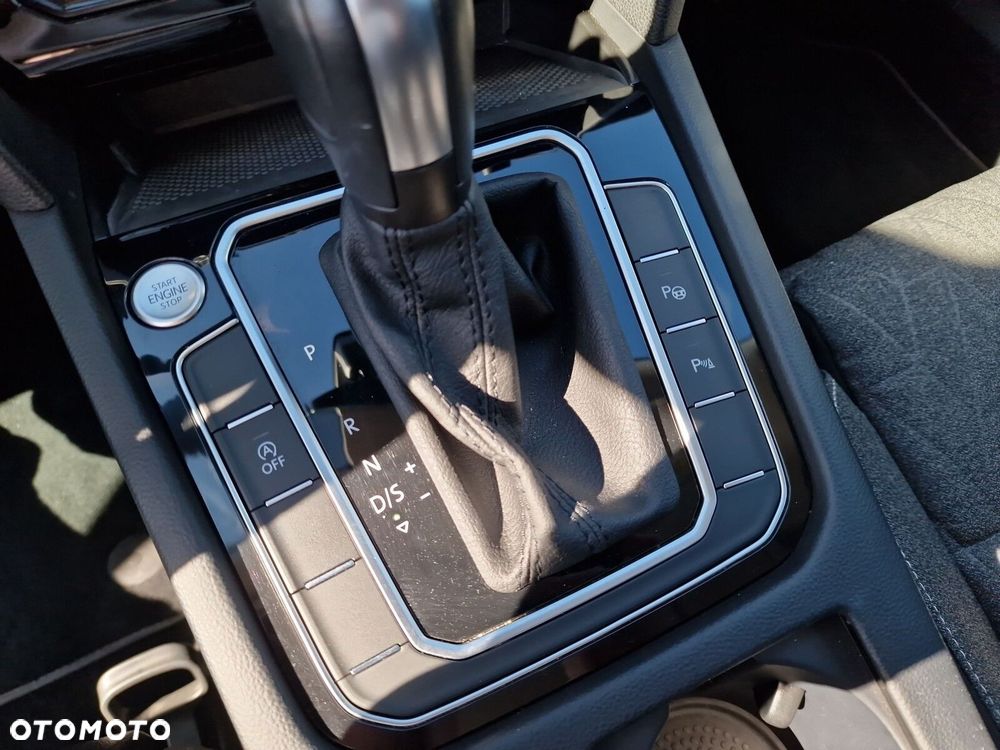 Volkswagen Passat - 33