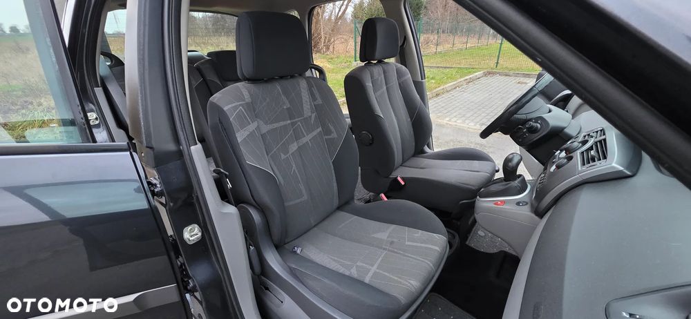 Renault Scenic - 25