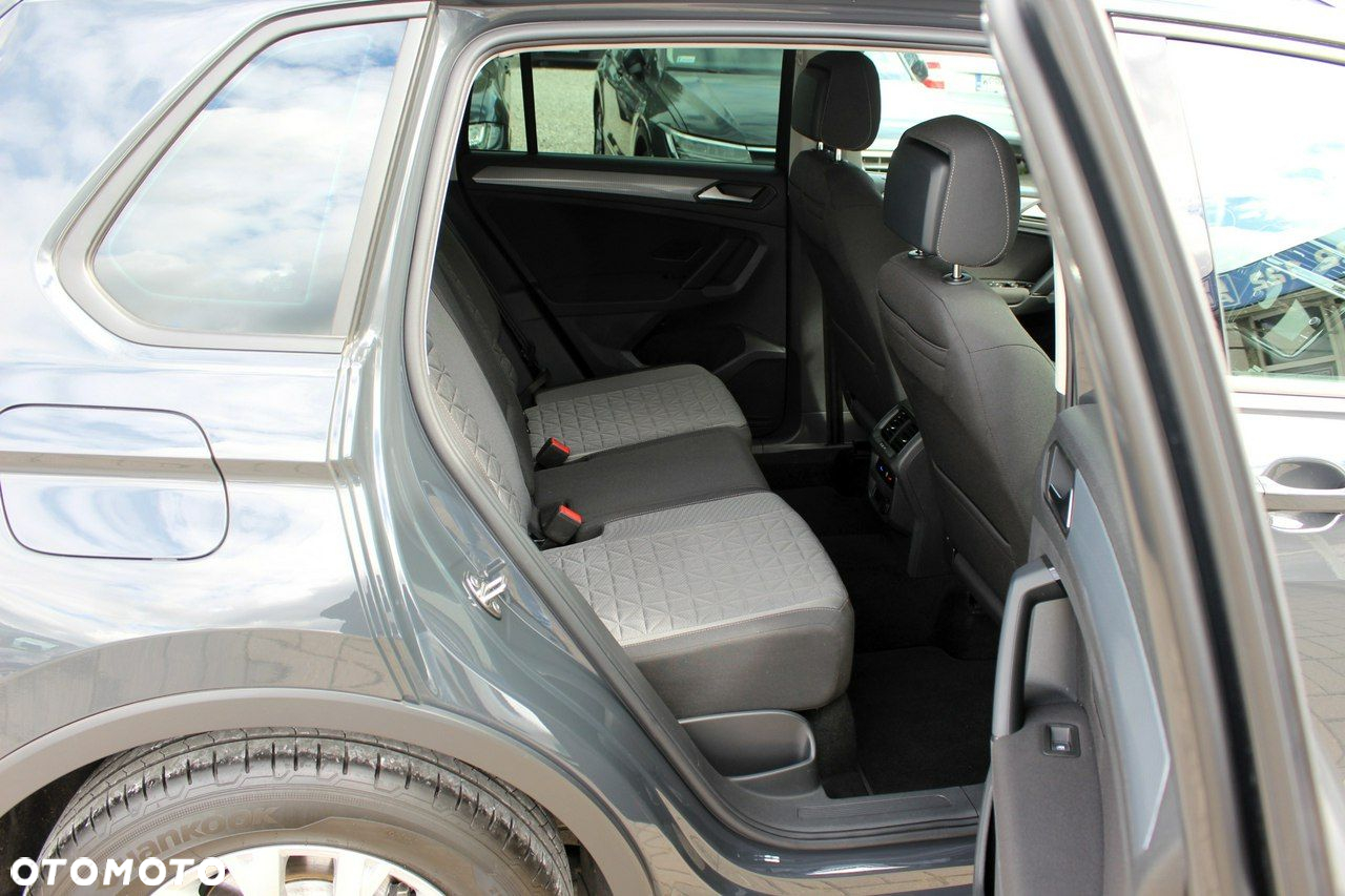 Volkswagen Tiguan - 12