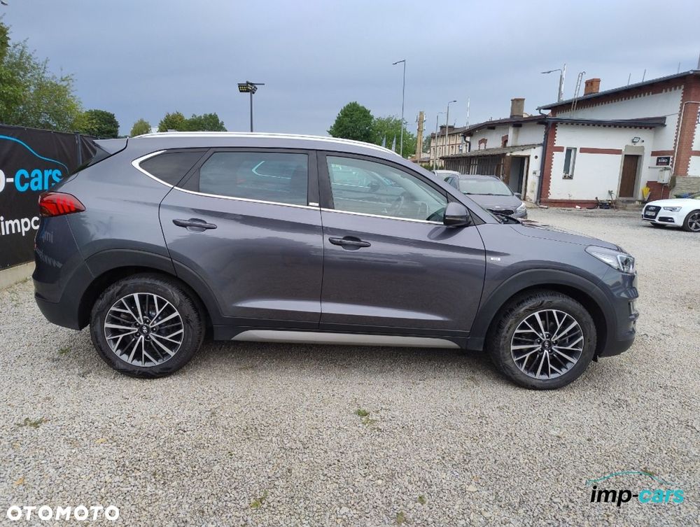 Hyundai Tucson - 2