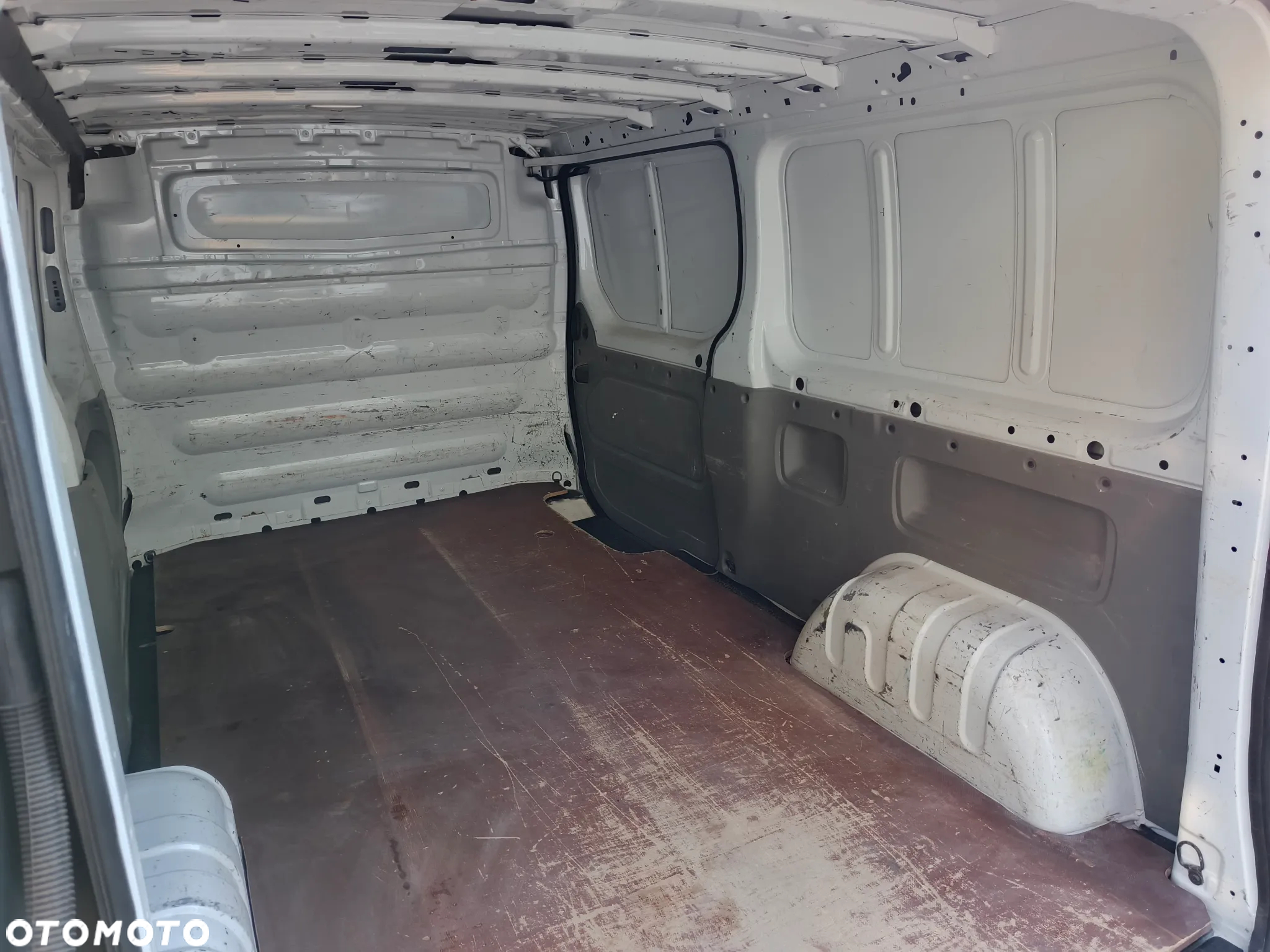 Renault TRAFIC - 9