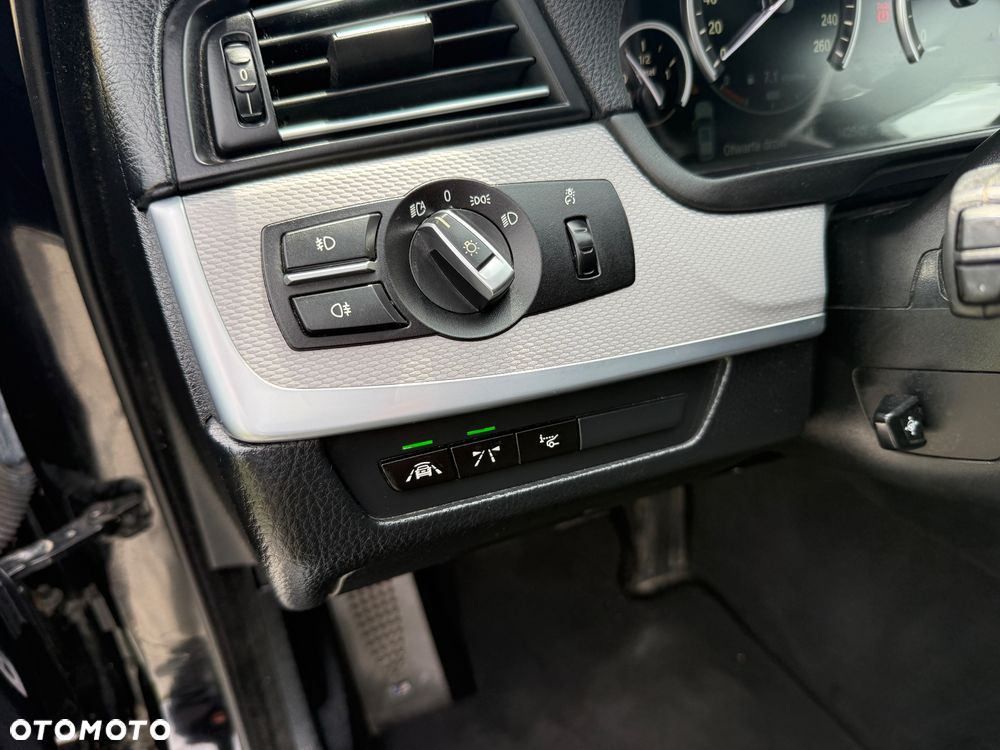 BMW Seria 5 525d Sport-Aut Luxury Line - 10