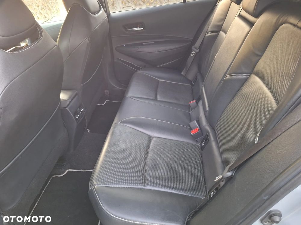 Toyota Corolla 2.0 Hybrid Executive - 8