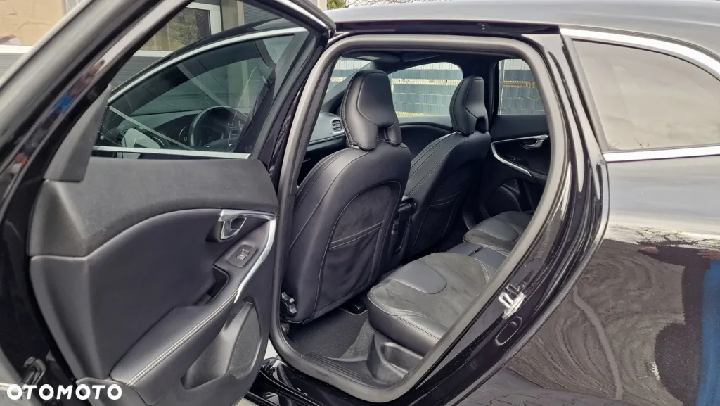 Volvo V40 T3 Geartronic RDesign - 22