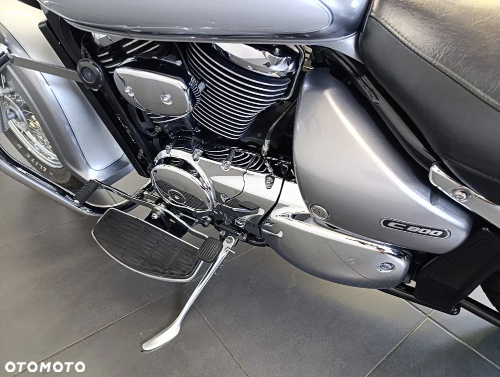 Suzuki VL 800 Volusia - Boulevard C50 - 14