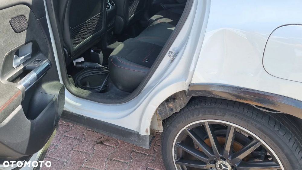 Mercedes-Benz GLA 250 e 8G-DCT AMG Line - 25