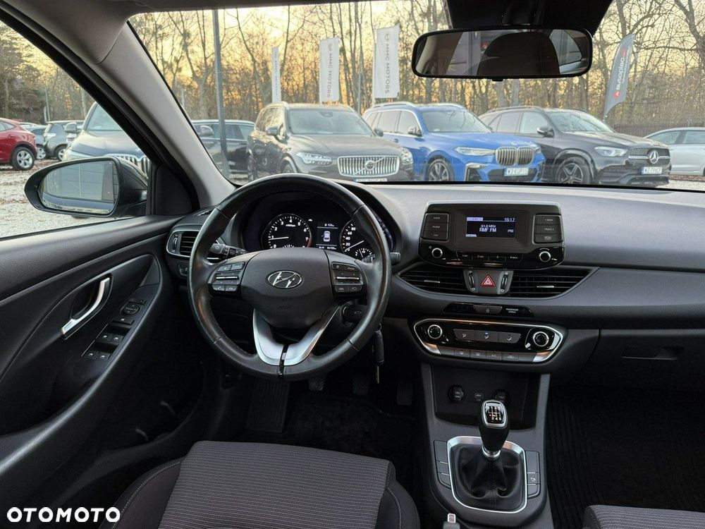 Hyundai i30 1.5 DPI Classic + - 19