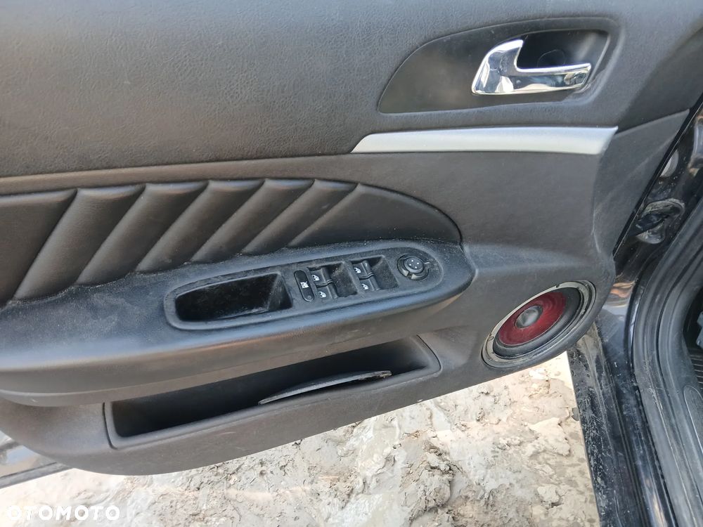 alfa romeo 159 fotel fotele kanapa deska kokpit podsufitka boczek boczki klamka podłokietnik licznik - 2