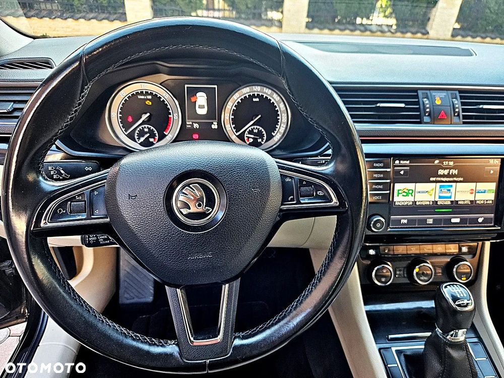 Skoda Superb 2.0 TDI DSG L&K - 16