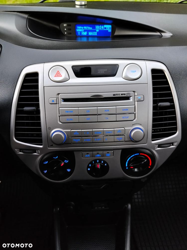 Hyundai i20 - 20