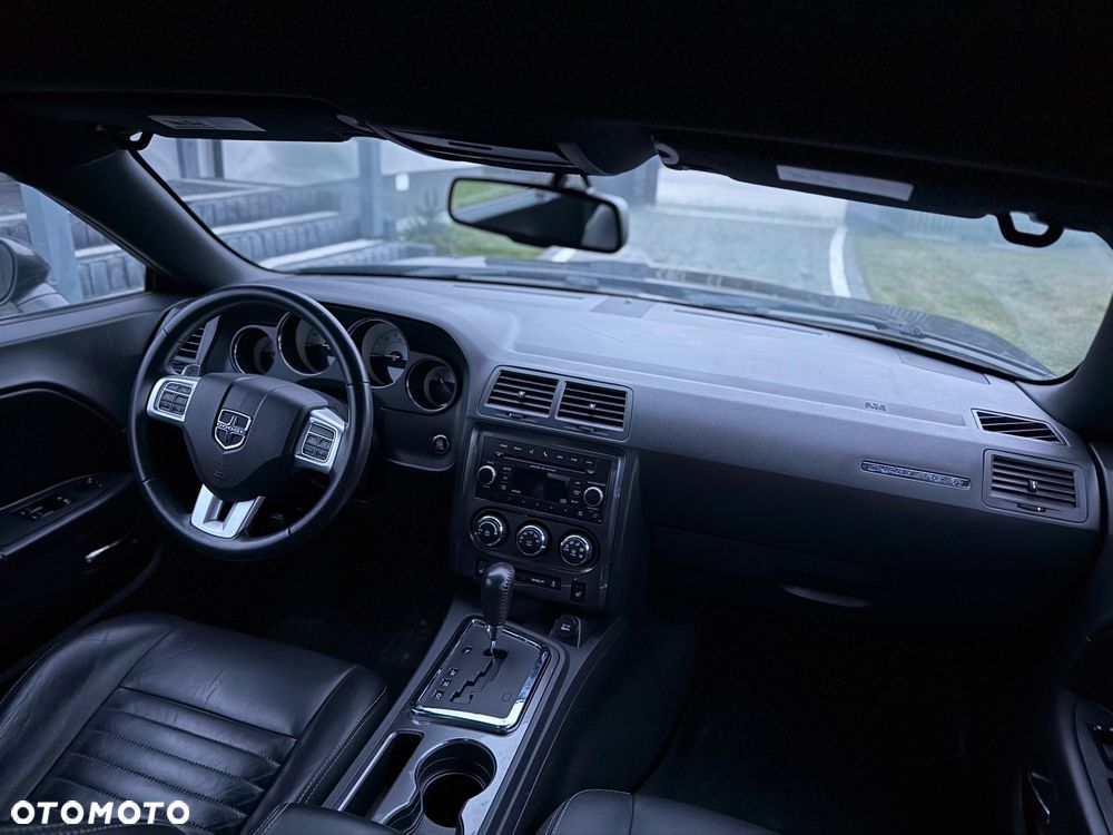 Dodge Challenger - 10