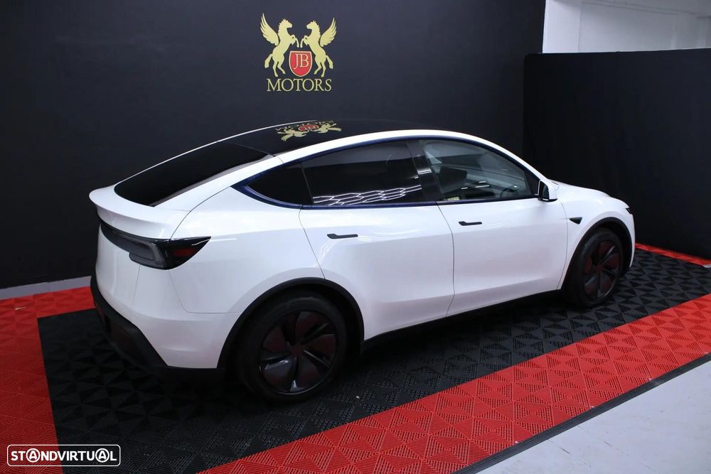 Tesla Model Y Standard - 4