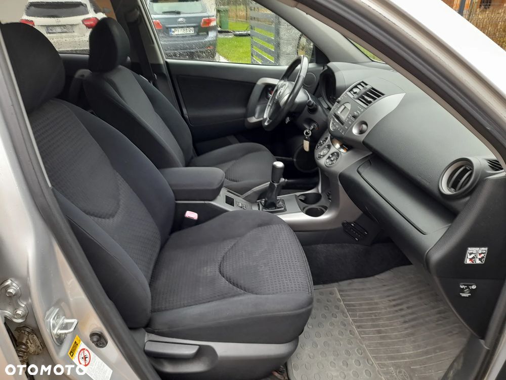 Toyota RAV4 2.0 VVT-i Sol - 10